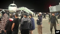 Հարյուրավոր մարդիկ էին կիրակի ներխուժել Ռուսաստանի հյուսիսկովկասյան հանրապետություներից՝ Դաղստանի մայրաքաղաքի՝ Մախաչկալայի միջազգային օդանավակայան