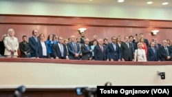 Грчката амбасадорка ја напушти инаугурацијата откако Сиљановска-Давкова не го употреби уставното име Република Северна Македонија (Дипломатскиот кор гостуваше во Собранието)