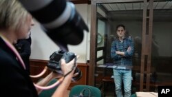 Од апсењето на Гершкович на 29 март, Русија дозволи само една конзуларна посета на официјален претставник на САД, амбасадорката Лин Трејси
