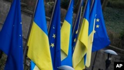Більшість з 5 схвалених цього разу проєктів передбачають і закупівлі для України