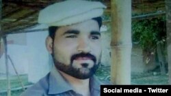 د ایاز مسیح په نوم یو عیسوي تن دخپل ویلډنګ په دوکان کې په کار بوخت ؤ چې نامعلومو کسانو پرې ډزې کړي اؤ هغه یې وژلی دی.