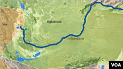 1973-yilda imzolangan bitim Afg'onistondan Eronga normal yilda Hilmand daryosidan kamida 850 million kubometr suv uzatishni talab qiladi