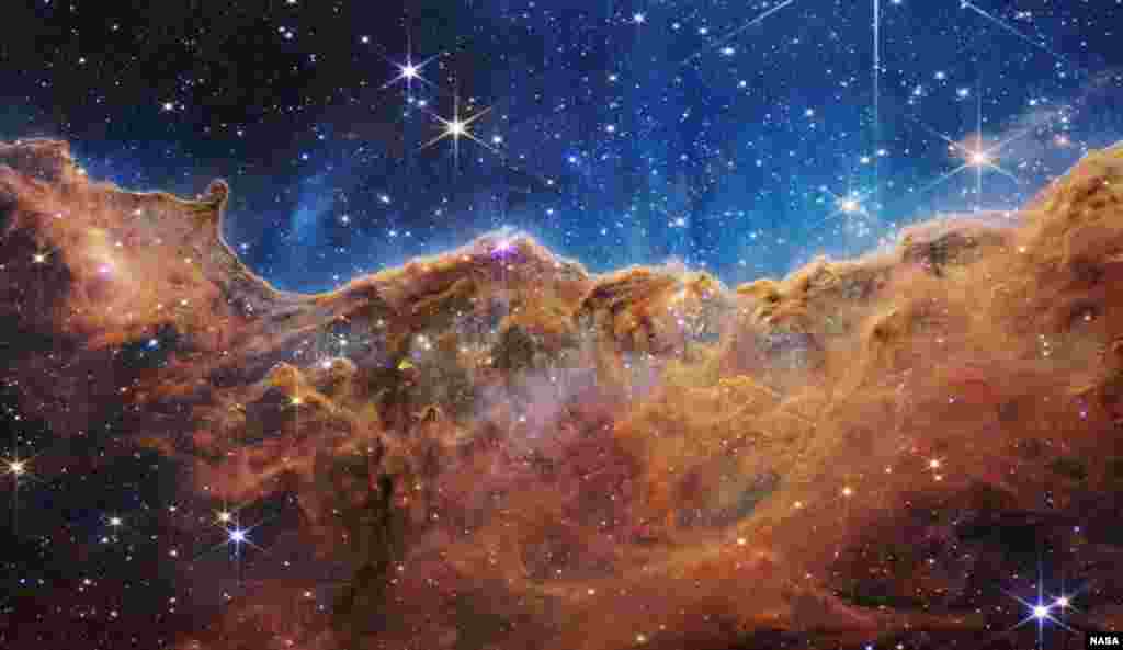 გემის ხერხემლის ნისლეული. ავტორები:&nbsp;NASA, ESA, CSA, STScI 