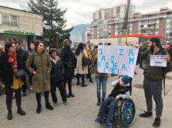 Protesti pred Vladom BiH zbog stanja u Zavodu u Pazariću, 21. novembar 2019.