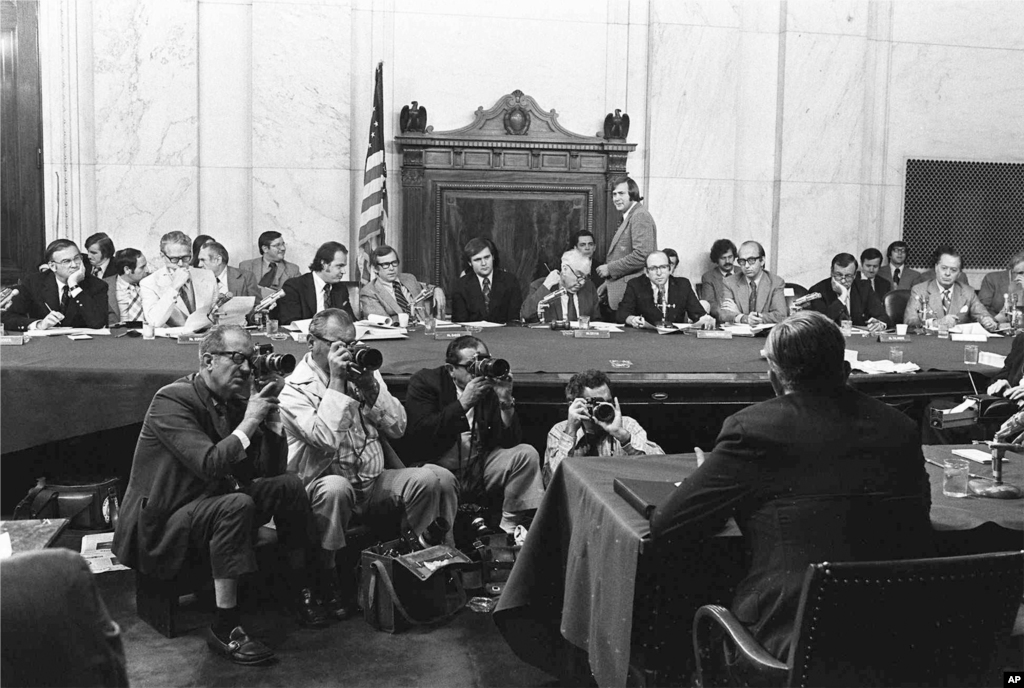 &quot;Votergeyt&quot; mashmashasini tergov qilgan Senat qo&#39;mitasi, 3-avgust, 1973. (AP Photo)