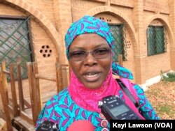 Jémila Yacoubou, mère d'un enfant autiste, à Lomé, Togo, le 30 avril 2018. (VOA/Kayi Lawson)