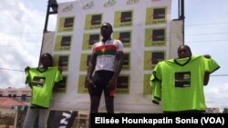 Le Burkinabè Bachirou Monean a remporté la 2e étape du tour du Bénin, 11 mai 2017. (VOA/Elisée Hounkapatin Sonia)