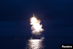 지난 8월 북한의 잠수함발사탄도미사일(SLBM) 시험발사 사진을 관영 조선중앙통신이 공개했다.