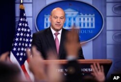 Penasihat ekonomi Gedung Putih Gary Cohn dalam konferensi pers harian di Gedung Putih, 23 Januari 2018.