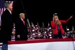 រូបឯកសារ៖ លោកប្រធានាធិបតី Donald Trump ចូលរួមយុទ្ធនាការរកសំឡេងឆ្នោតរបស់លោក David Perdue និងអ្នកស្រី Kelly Loeffler នៅទីក្រុង Valdosta រដ្ឋ Georgia កាលពីថ្ងៃទី៥ ខែធ្នូ ឆ្នាំ២០២០។