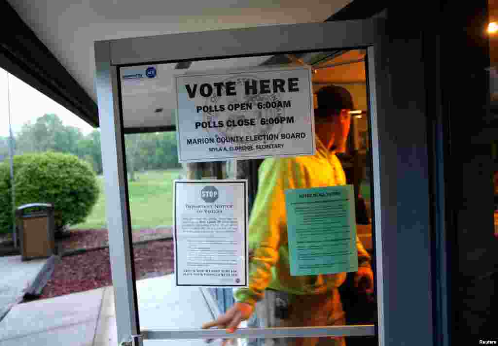 Indiana voters go to the polls in Indianapolis, Indiana, May 3, 2016.