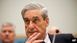 (Mantan) Direktur FBI Robert Mueller (Foto: dok).
