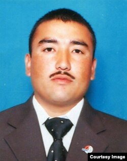 Yosh faol A'zam Farmonov Sirdaryoda dehqonlar va nogironlar huquqlarini himoya qilib tanilgan edi