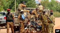 Depuis 2015, le Burkina Faso est régulièrement endeuillé par des attaques jihadistes qui ont fait des milliers de morts.