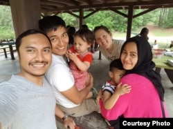 Rizki Harahap menjalankan ibadah puasa bersama keluarga di Durham, North Carolina (foto: courtesy).