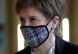 Nicola Sturgeon di Holyrood, Edinburgh, Skotlandia.