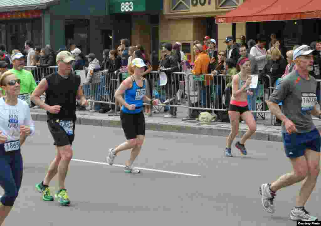 Photos of the two suspects near the finish line of Boston Marathon. Best viewed full screen. (Images courtesy Bob Leonard)