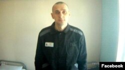 Олег Сенцов у російській в’язниці в Лабитнанґі у Ямало-ненецькому окрузі на далекій півночі Сибіру