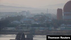 중국 단둥에서 바라본 북한 신의주.