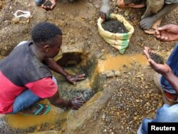 Dans une mine d'étain près de la ville de Nyabibwe, en RDC.