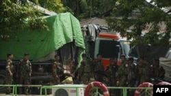 Militer Myanmar di Buthidaung jetty, negara bagian Rakhine, Myanmar, 29 Agustus 2017. (Foto: dok).