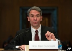 Ken Cuccinelli di Gedung Capitol, Washington, D.C. (Foto: dok).