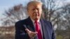 Presiden AS Donald Trump berbicara di halaman Gedung Putih, Minggu (6/1). 