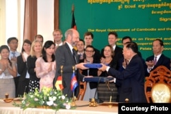 FILE - Joachim von Marschall, German Ambassador to Cambodia, at the signing of the agreements on Technical and Financial Cooperation 2015 between the government Germany and the f Cambodia on March 6, 2016 at the Council for the Development of Cambodia, Phnom Penh. (Courtesy of German Embassy Phnom Penh)