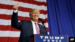 លោក Donald Trump ថ្លែង​នៅ​ក្នុង​យុទ្ធនាការ​មួយ​នៅ Delaware County Fair កាលពី​ថ្ងៃទី២០ ខែតុលា ឆ្នាំ២០១៦ ក្នុង​ក្រុង Delaware រដ្ឋ Ohio។