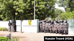 Les forces de l'ordre ont bloqué les marcheurs à Bamako, le 8 juin 2017.