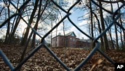 APTOPIX United States Russia Compounds