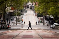 Bourke Street di Melbourne, Australia, terlihat lengang di tengah pandemi COVID-19, 30 September 2021..