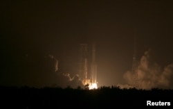 Long March-7 rocket carrying Tianzhou-1 cargo spacecraft lifts off from the launching pad in Wenchang, Hainan province, China, April 20, 2017.