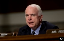 Respublikachi senator Jon Makkeyn fikricha Obama ma'muriyati Suriya va Iroqdagi muammo ko'lamini tushunmaydi va siyosat xom