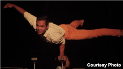 លោក ប៊ូរ រដ្ឋា សិល្បករសៀក ប្រចាំល្ខោនសៀកកម្ពុជាហ្វារ។ (រូបភាពផ្តល់ឲ្យ)