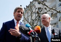 U.S. Secretary of State John Kerry (L) gestures next to U.N. Special Envoy on Syria Staffan de Mistura during a news conference in Geneva, Switzerland, May 2, 2016.