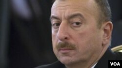 Hakimiyyəti atası Heydər Əliyevdən miras almış İlham Əliyevin hakimiyyəti dönəmində Azərbaycanda insan haqlarının durumu pisləşib.