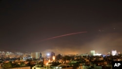 Le ciel de Damas, Syrie, 14 avril 2018.