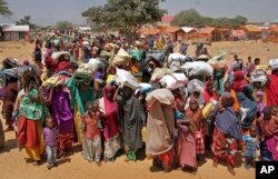 Somalis displaced by the drought, arrive at makeshift camps in the Tabelaha area on the outskirts of Mogadishu, March 30, 2017.