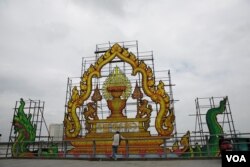 រាជធានីភ្នំពេញកំពុងត្រៀមខ្លួន រៀបចំពិធីបុណ្យអុំទូក បណ្ដែតប្រទីប អកអំបុក និងសំពះព្រះខែ លើកទីពីរក្នុងរយៈពេល៥ឆ្នាំចុងក្រោយ ដែលនឹងប្រព្រឹត្តទៅនៅថ្ងៃទី១៣ ទី១៤ និងទី១៥ ខែវិច្ឆិកាខាងមុខ។