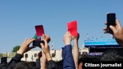 Təbriz əhalisi prezident Ruhaniyə qırmızı kart göstərir (May 2015)