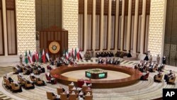 بحرین، کویټ، عمان، قطر، سعودي عربستان او متحده عربي امارات د خلیج د همکارۍ شورا غړي دي