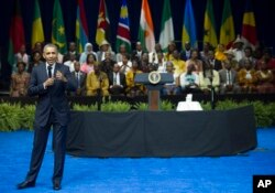 ፕሬዚዳንት ባራክ ኦባማ ለያሊ 2015 ስብሰባ ተሣታፊዎች ጥያቄዎች መልስ ሲሰጡ፤ ሐምሌ 27/2007 ዓ.ም፤ ኦምኒ ሾርሃም ሆቴል፤ ዋሺንግተን ዲሲ