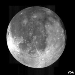 Melihat bulan merupakan metode konvensional dalam menentukan jatuhnya Idul Fitri.