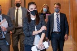PM Jacinda Arden dalam konferensi pers di Wellington, Selandia Baru, 4 Oktober 2021.