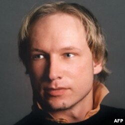 Har ikki xurujda 32 yoshli Anders Breyvik ayblanmoqda. U hozir hibsda.