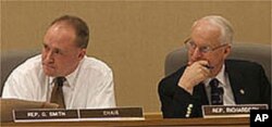 Dennis Richardson (right) hopes to convince other lawmakers that the Confucius classroom program offers a way to make Mandarin language lessons more widely available in state schools.
