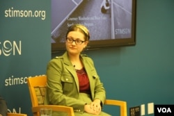 ​អ្នកស្រី​ Courtney Weatherby អ្នកស្រាវជ្រាវ​វិភាគ​កម្មវិធី​តំបន់អាស៊ីអាគ្នេយ៍ (សឿន វឌ្ឍនា/VOA)