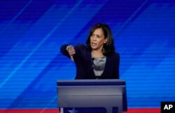 លោក​ស្រី Kamala Harris សមាជិកា​ព្រឹទ្ធសភា​នៃ​រដ្ឋ ​California​ ក្នុង​ការ​ជជែក​ដេញ​ដោល​កាល​ពី​ថ្ងៃ​ទី​១២ កញ្ញា ២០១៩។