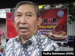 Dewan penasihat KPK-Budi Santoso saat ditemui di Solo, Minggu (9/12). (foto: VOA/Yudha Satriawan)